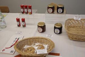 写真：岐阜県庁やくならマグカップも企画展3