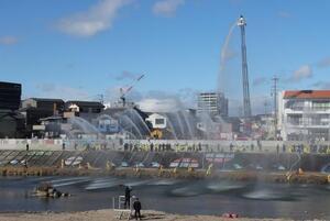 写真：令和8年消防出初式一斉放水の様子