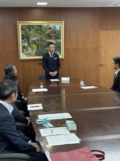 写真：指定金融機関交代に伴う事務引継式