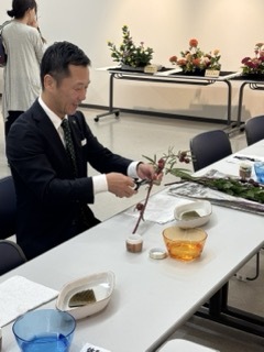 写真：いけばな展視察