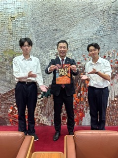 写真：面談（タジフェス企画実行委員会）