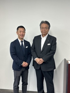 写真：面談（長谷川体育施設株式会社）