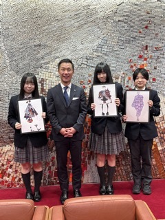 写真：第62回全国ファッションデザインコンテスト入賞者表敬訪問