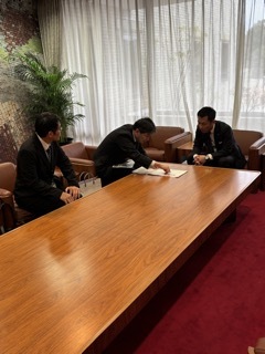 写真：面談（中日本高速道路株式会社名古屋支社　多治見保全・サービスセンター）