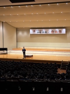 写真：中学校音楽祭開会式