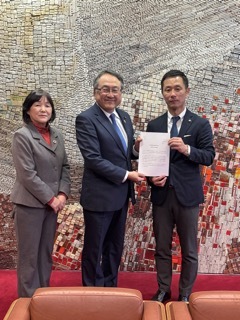 写真：公明党から要望書受取