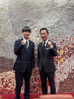 写真：弓道選抜大会出場選手表敬訪問