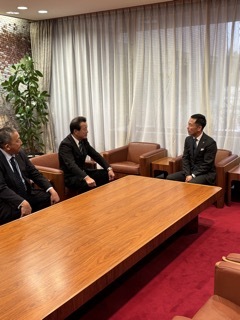 写真：面談（東濃信用金庫）