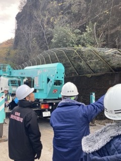 写真：土砂崩れ現場視察2