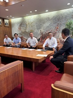 写真：面談（TOTOマテリア）