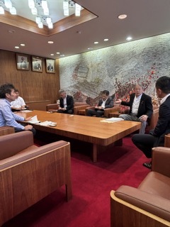 写真：面談（石黒会頭）