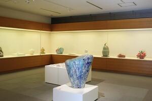写真：全国やきもの甲子園2026作品展会場内の様子