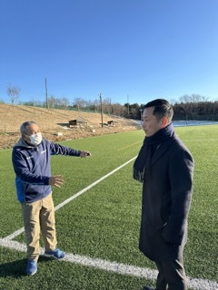 写真：視察（千年の森　J-wingsスポーツセンター）