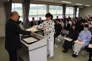 0313令和7年度多治見市陶磁器意匠研究所卒業式