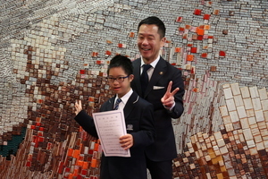 【写真】市長と坪井さんのツーショット