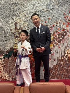 写真:表敬訪問(第40回POINT & K.O.全日本空手道選手権大会、全日本ジュニアチャンピオンシップ)