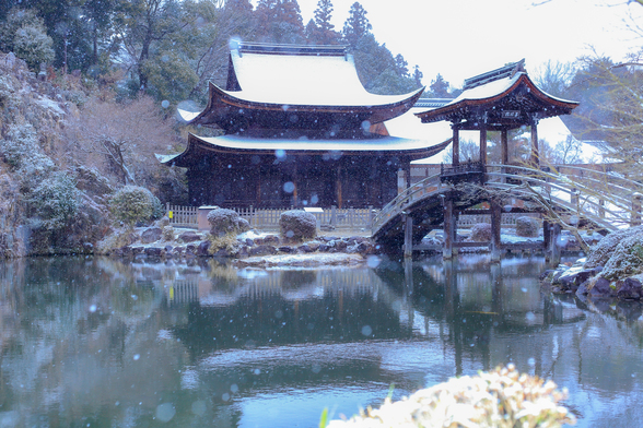 第7回フォトコンテスト受賞作品(雪が降っている永保寺)