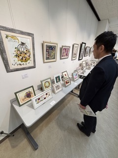 写真：第26回アトリエサナーレ押し花アート展