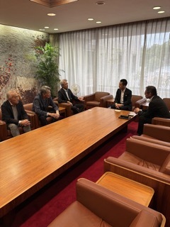 写真:面談(岐阜県陶磁器工業組合連合会)