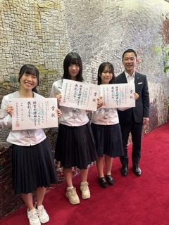 写真：表敬訪問（第73回NHK杯全国高校放送コンテスト）