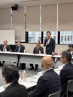 「第54回多治見まつり」第2回全体会議であいさつを行う市長