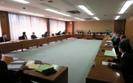 本庁舎建設に関する特別委員会