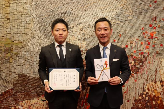 令和8年2月19日株式会社ノア寄付贈呈に対する感謝状授与式の様子