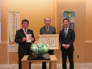 240222_七代加藤幸兵衛先生から岐阜県へ工芸作品寄贈